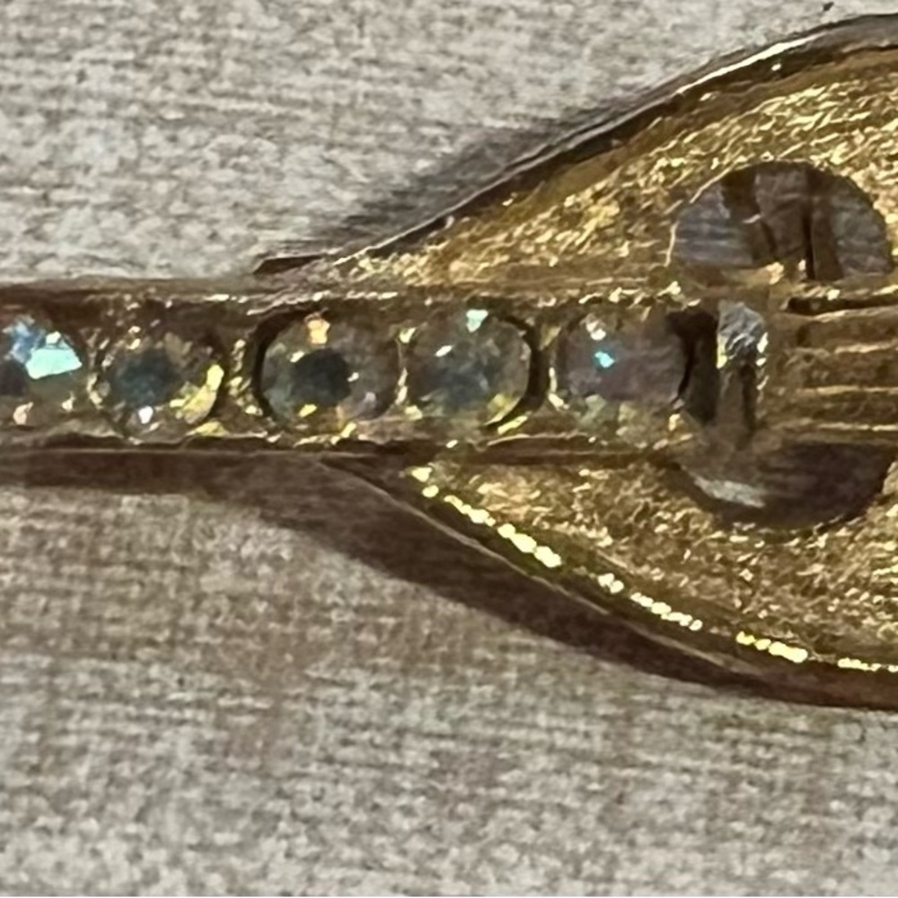 Gold String Instrument Brooch with Rhinestones - Picture 4 of 4